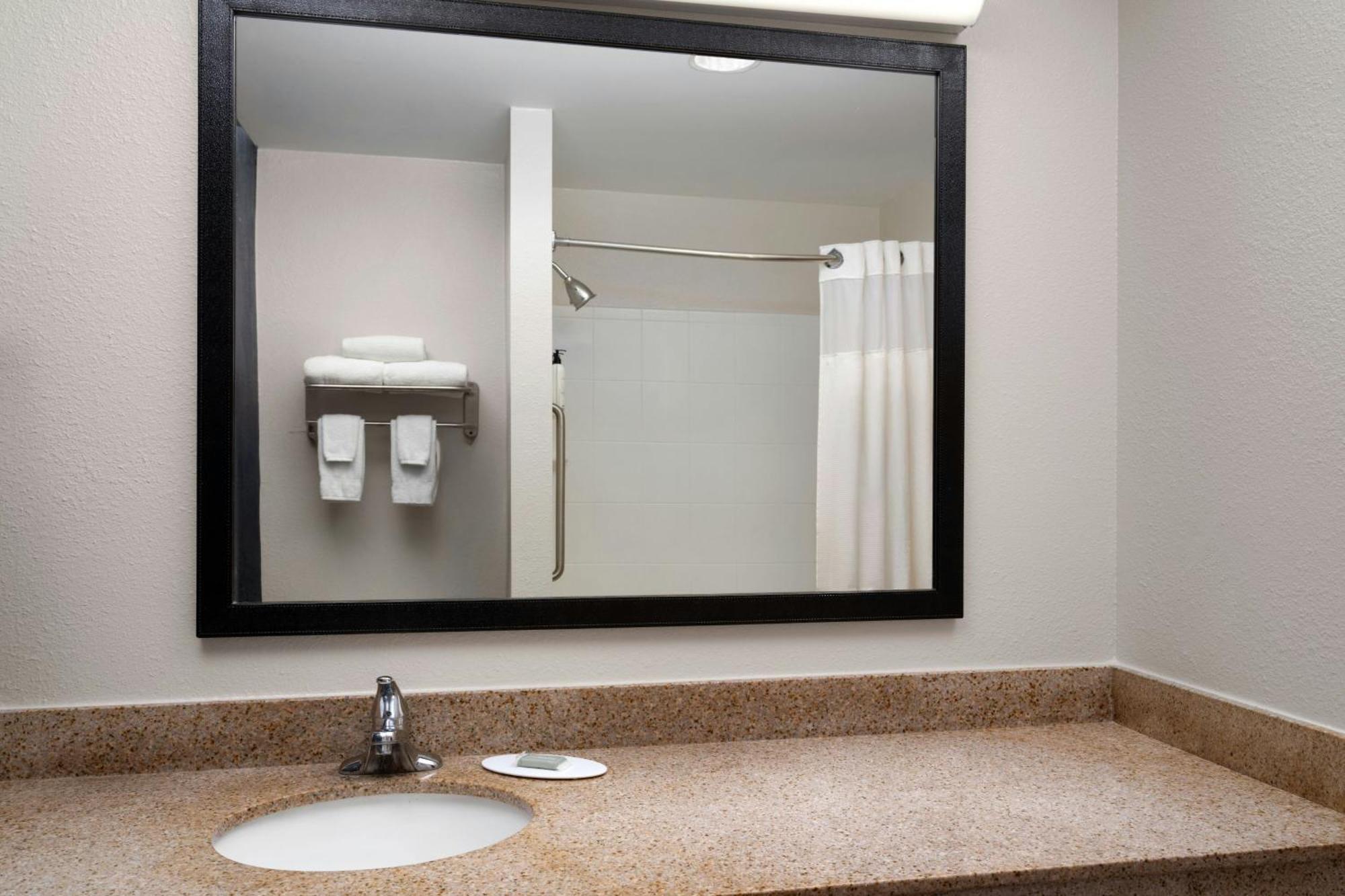 Fairfield Inn And Suites By Marriott טיפטון מראה חיצוני תמונה