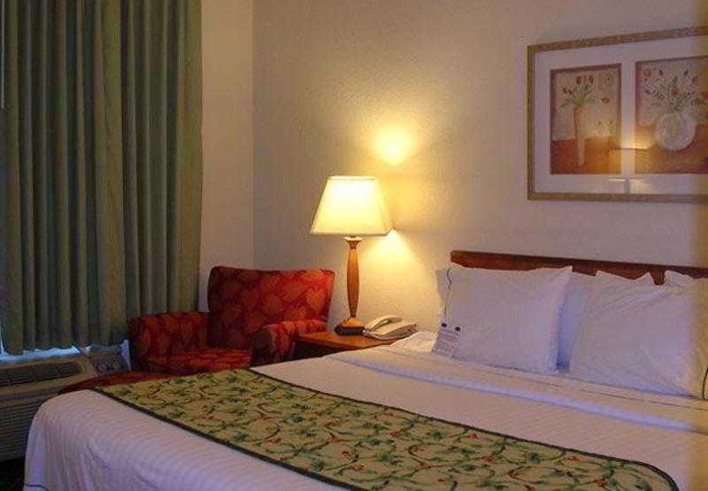 Fairfield Inn And Suites By Marriott טיפטון מראה חיצוני תמונה